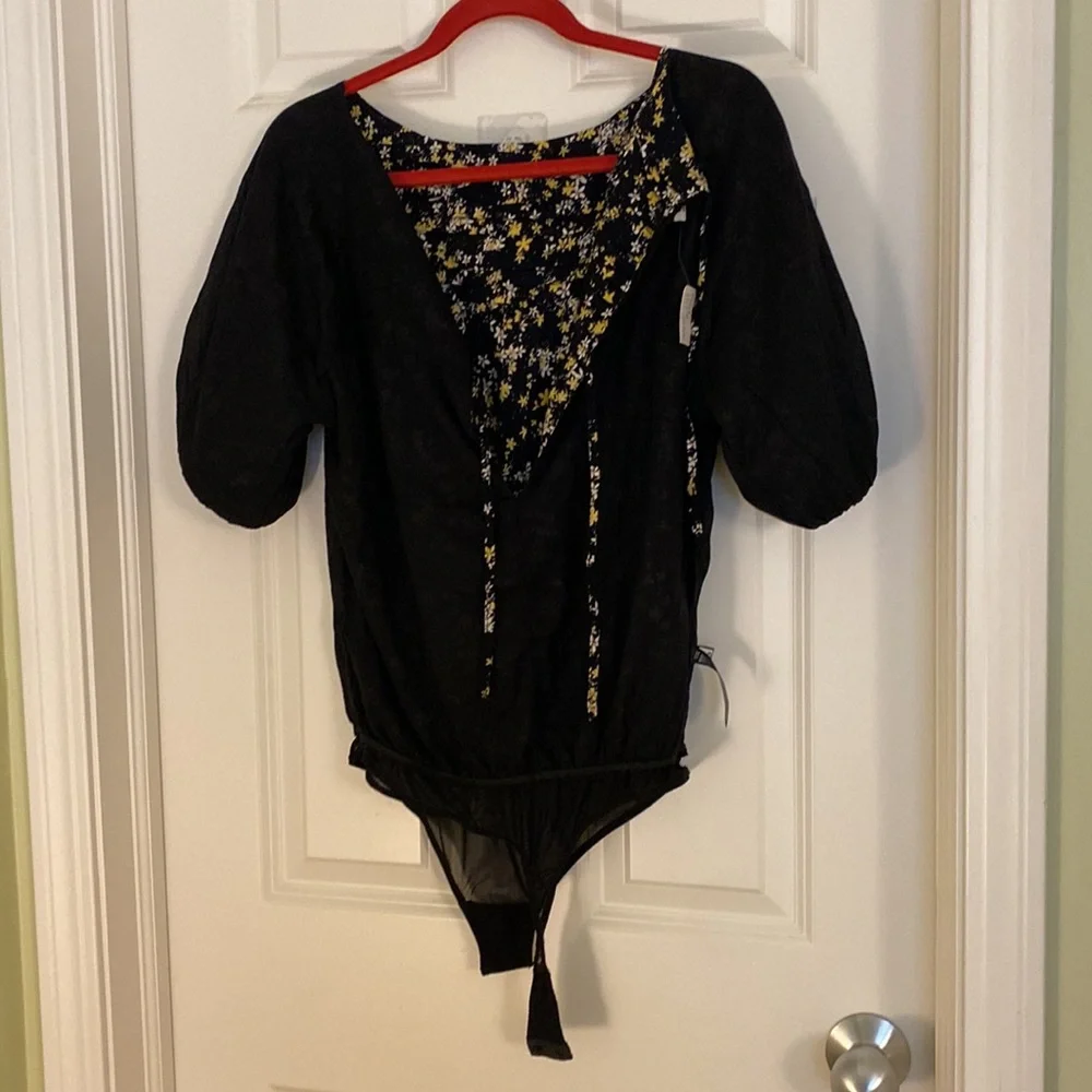 Free People NWT sz small intimately black/yellow floral w puffy sleeves bodysuit - Picture 8 of 13